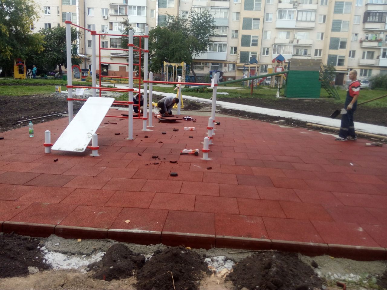 Благоустройство двора Луначарского 130